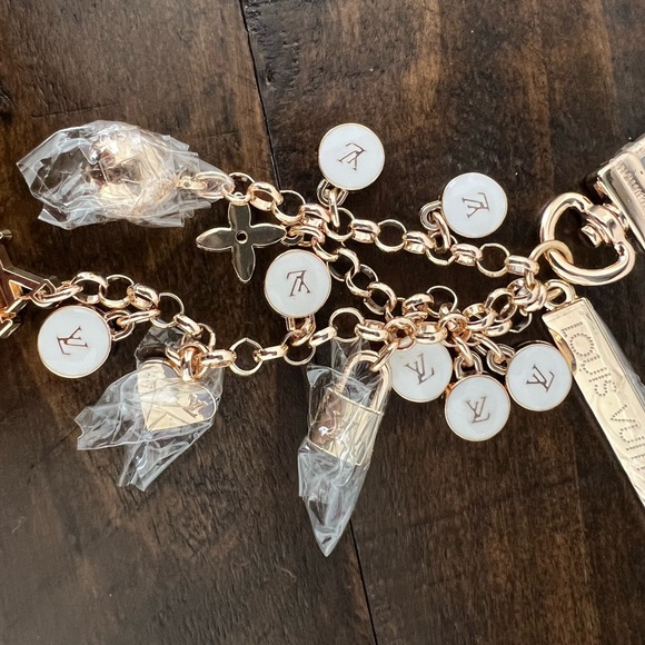 Designer-Inspired bracelet - Picture 8 of 8